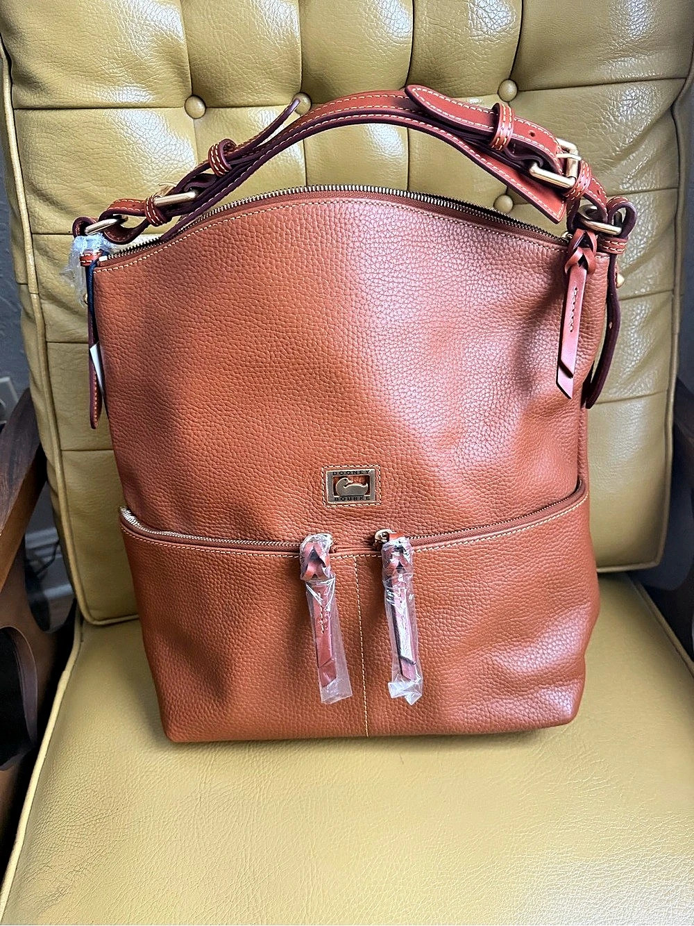 Dooney & Bourke Medium DILLEN Leather Caramel Shoulder Bag NWT (msrp $299)